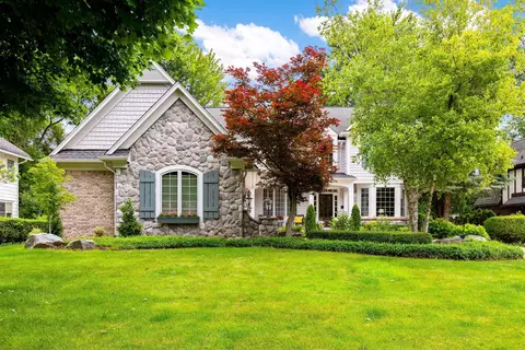 1008 Kensington Ave, Grosse Pointe Park, MI 48230