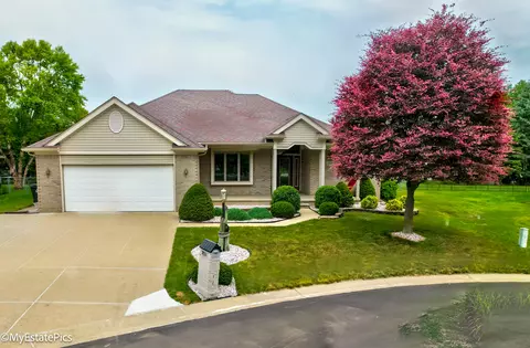 38536 Alma Ln, Westland, MI 48185