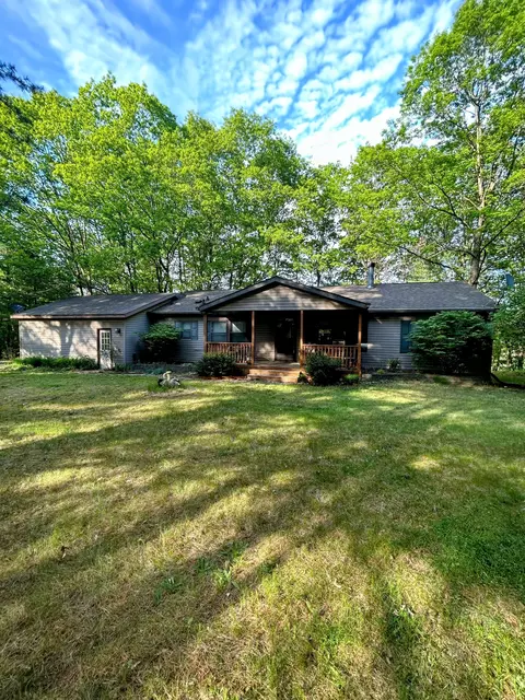 8723 County Road 633, Mayfield, MI 49620