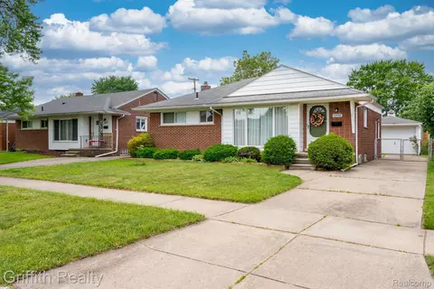 12861 Hemingway, Redford, MI 48239