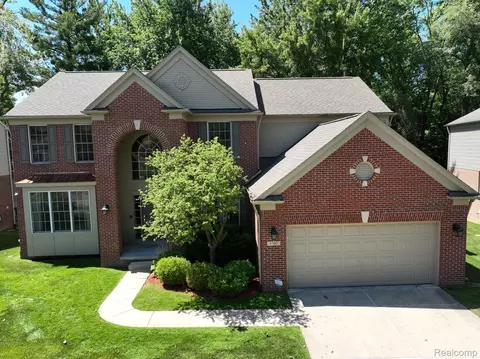 1702 Arcadian Dr, Rochester Hills, MI 48307