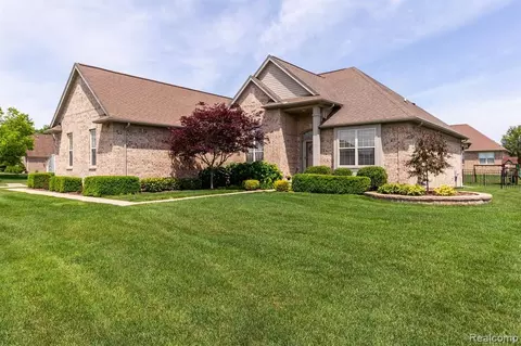 27326 Ritter Blvd, Flat Rock, MI 48134