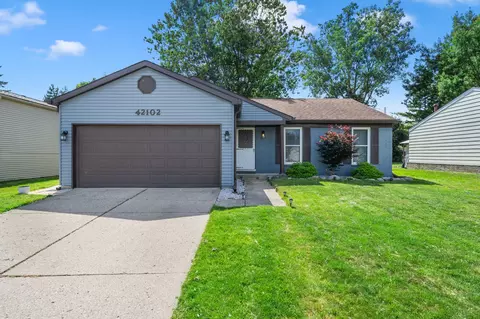 42102 Ridge Rd W, Novi, MI 48375