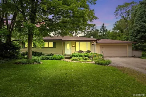 3556 W Drahner Rd, Oxford, MI 48371
