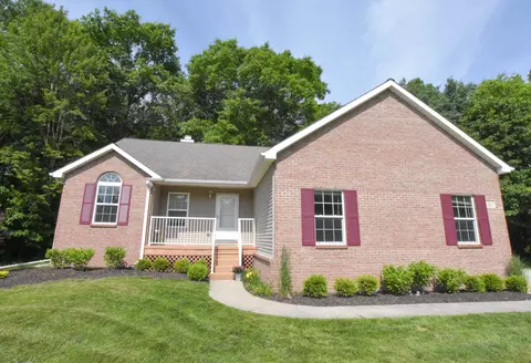 977 Kenneth, Oceola, MI 48843