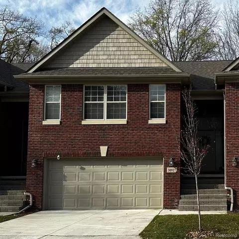 30927 Georgetown Dr, Warren, MI 48093
