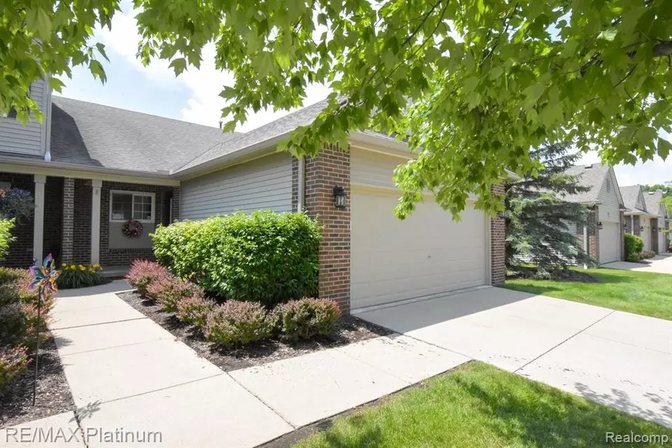 365 Newberry Ln, Howell, MI 48843 1 photo Movoto