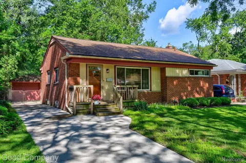 24453 Roanoke Ave, Oak Park, MI 48237