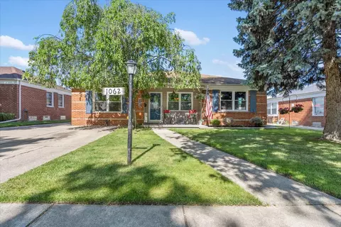 1062 12th St, Wyandotte, MI 48192
