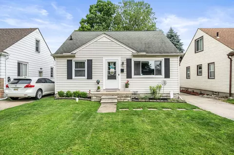 10 Ellwood St, Mount Clemens, MI 48043