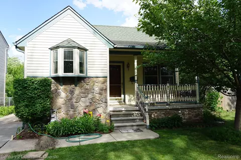 4505 Cornell St, Dearborn Heights, MI 48125