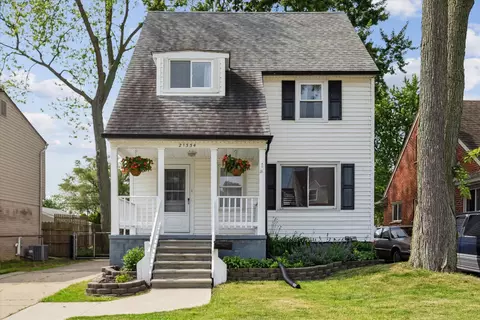 21334 Alexander St, Saint Clair Shores, MI 48081