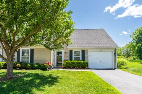 1073 Audubon Dr #8, Waterford, MI 48328