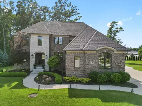 52903 Forest Grv, Shelby Township, MI 48315