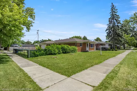 4407 Pelham St, Dearborn Heights, MI 48125