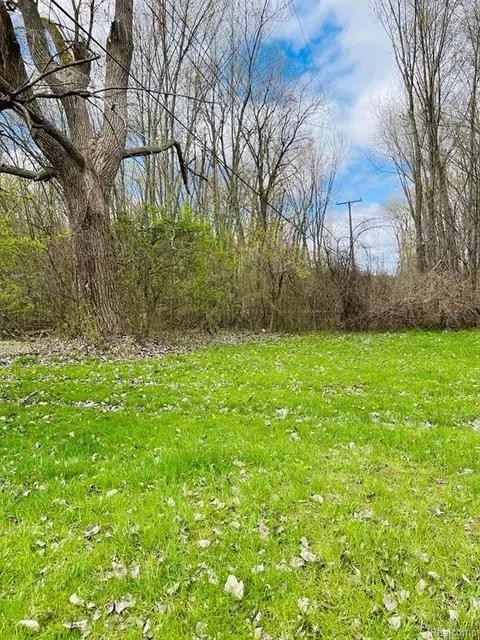 25087 Sibley Rd, Romulus, MI 48174