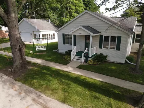 1511 Palmer, Port Huron, MI 48060