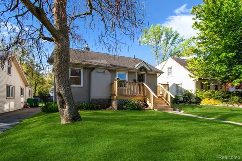 218 Roth Blvd, Clawson, MI 48017