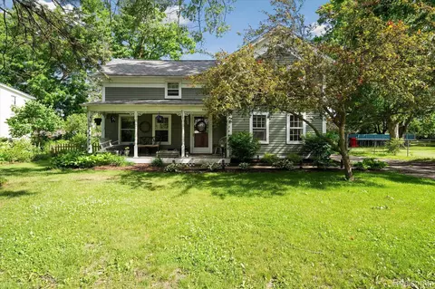 5887 Andersonville Rd, Waterford, MI 48329
