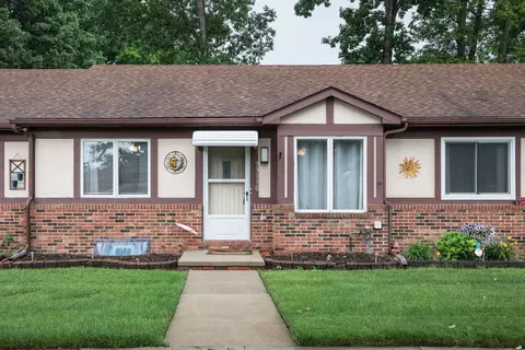 33110 Woodworth Crt Ct, Westland, MI 48185