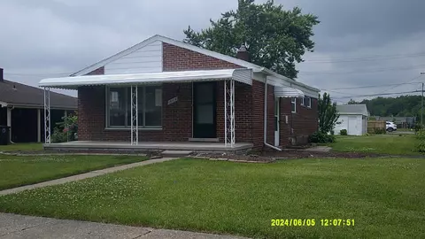 18514 Ray St, Riverview, MI 48193
