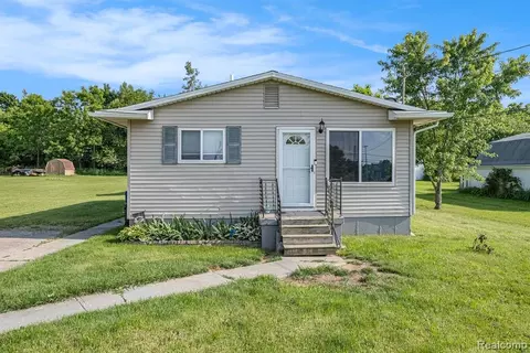 716 E Mcneil St, Corunna, MI 48817