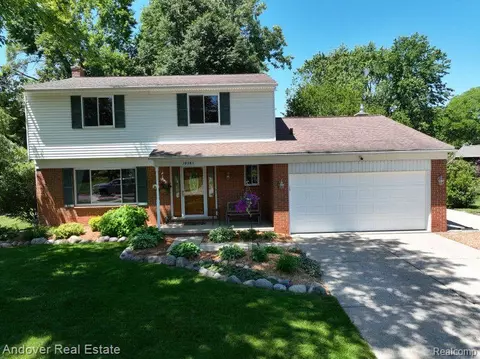 19361 Sunset St, Livonia, MI 48152