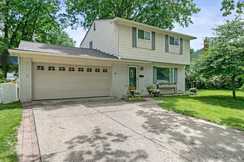 30215 Stockton Ave, Farmington Hills, MI 48336