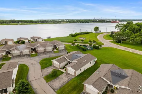 865 Crystal Ln, Marysville, MI 48040