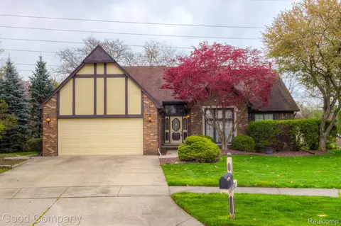 20050 Hudson Bay, Clinton Township, MI 48038