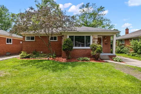 24301 Scotia Rd, Oak Park, MI 48237