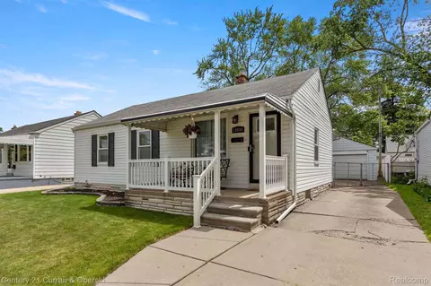 12695 Irene St, Southgate, MI 48195