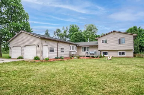12467 N Genesee Rd, Thetford, MI 48420