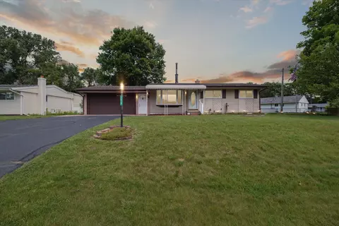 2476 Peters St, Orion, MI 48359