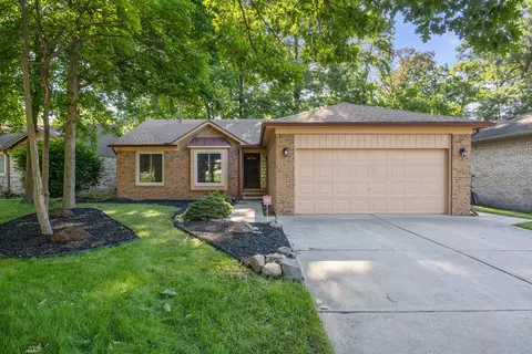 27526 David Givens St, Warren, MI 48092