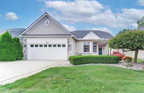 3577 Riverside Dr, Auburn Hills, MI 48326