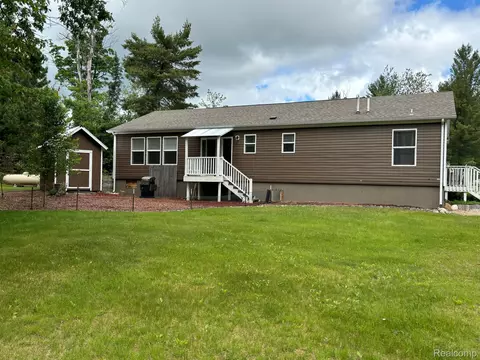 107 Gazelle Dr, Denton, MI 48651
