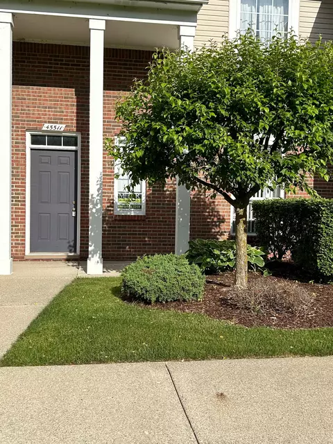 45511 Heather Ridge Dr #98, Macomb, MI 48044