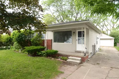 9155 Deering St, Livonia, MI 48150