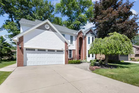415 Jonathan Dr, Rochester Hills, MI 48307