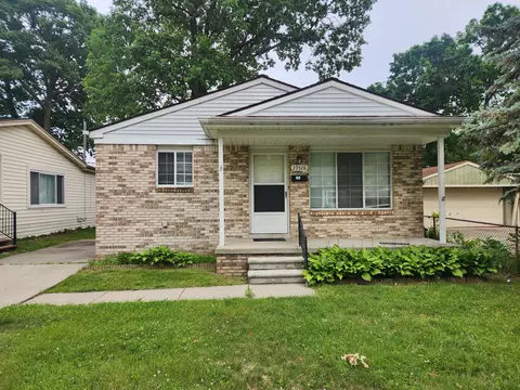 29328 Tawas St, Madison Heights, MI 48071