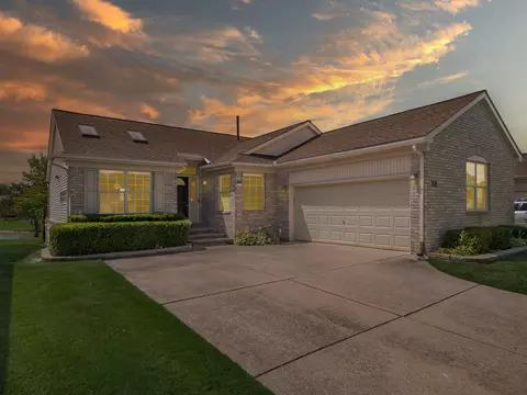 42833 Hunt Club Blvd, Sterling Heights, MI 48314