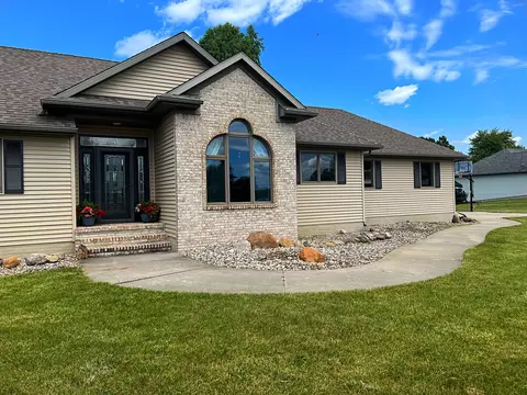 5566 Sandy Ln, Oregon, MI 48421