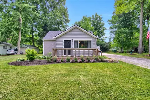 3940 Perkins, Waterford, MI 48329
