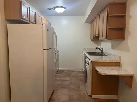 7400 Central St #1, Westland, MI 48185