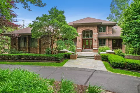 5502 Arbor Bay Dr, Brighton, MI 48116