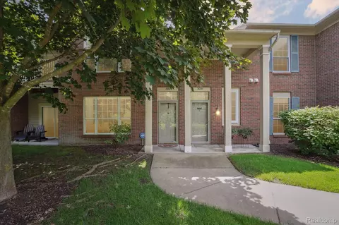14107 Chesapeake Cir, Commerce, MI 48390
