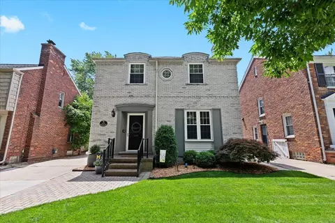 181 Mckinley Ave, Grosse Pointe Farms, MI 48236