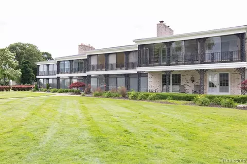 24356 E River Rd #18, Grosse Ile, MI 48138