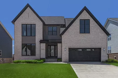 611 Pine Cir, Ann Arbor, MI 48105